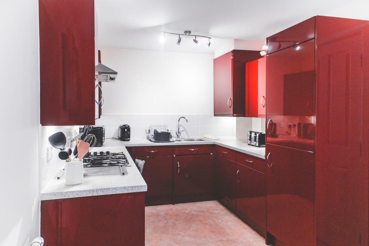 Salford Holiday Apartment Манчестер Экстерьер фото