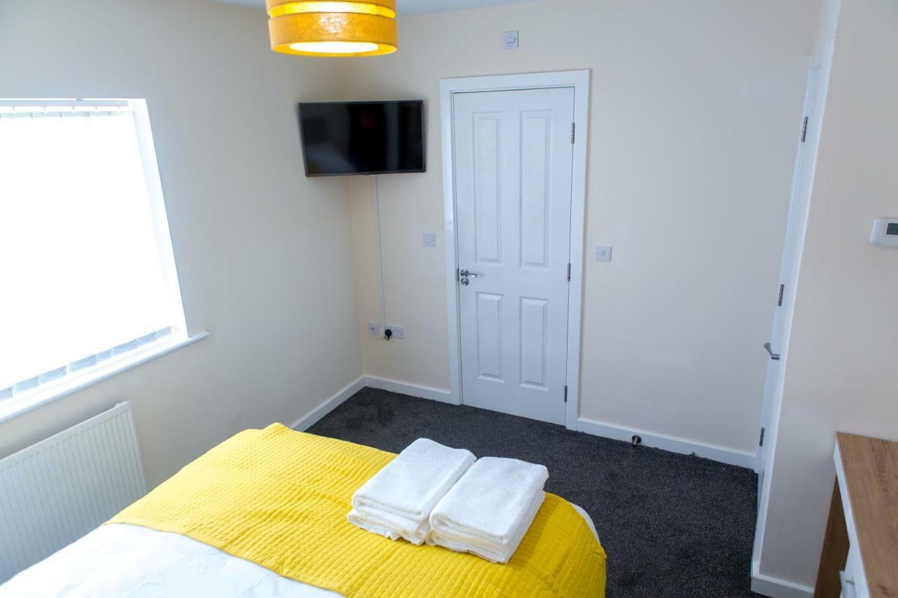 Salford Holiday Apartment Манчестер Экстерьер фото